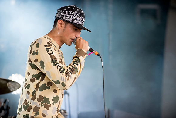 Mic Righteous - Lounge On The Farm 2013